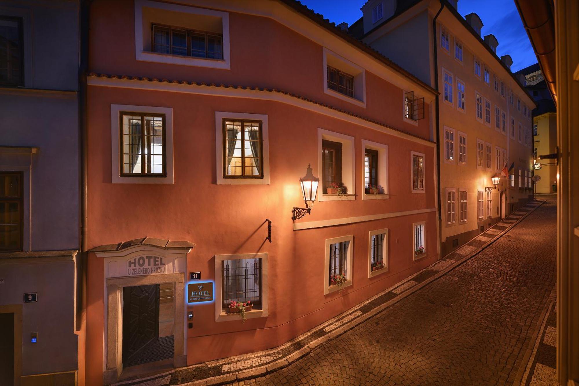 Hotel At The Green Grape Prague Exterior photo