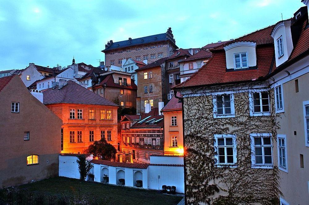 Hotel At The Green Grape Prague Exterior photo